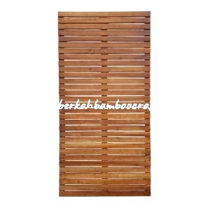 Pembatas Ruangan Kayu Horizontal, Panel kayu Mahoni