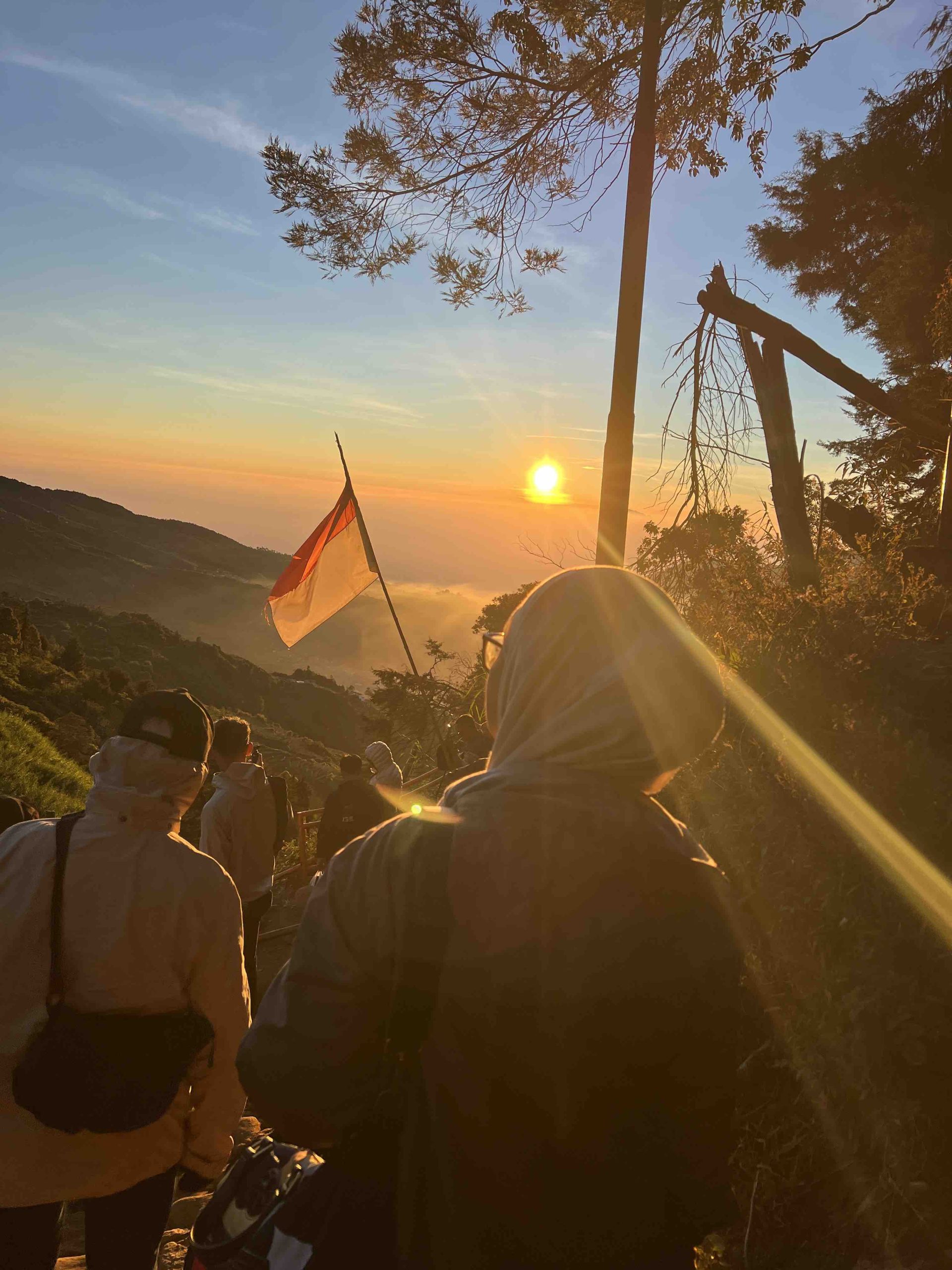 Menjelajahi Beragam Destinasi Wisata dalam Satu Perjalanan di Dieng